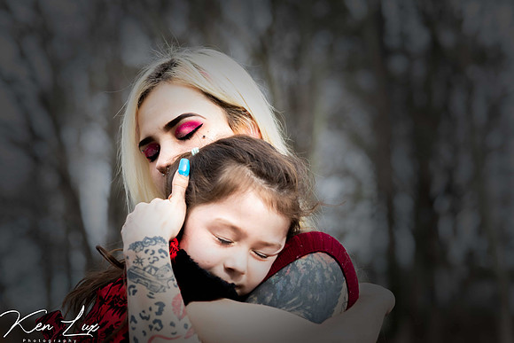 Family-Photography-Mother-Hugging-Daughter
