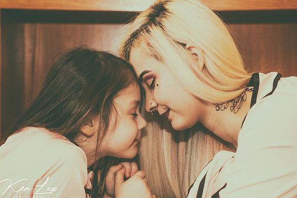Family-Photography-Mother-Daughter-Close