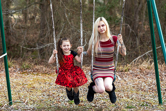 Family-Photography-Mother-Daughter-Swing