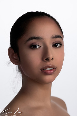 Portrait-Photography-Female-Simple-Headshot
