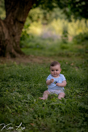 Children-Photography-Infant-Sitting-Grass